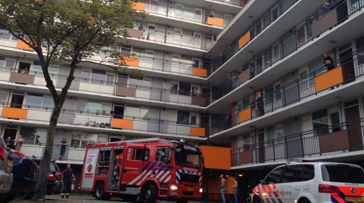 Brandweer rukt uit voor barbecue op balkon van flatgebouw in Zutphen