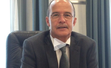 Brummense burgemeester Alex zoekt jonge metgezel via Instagram