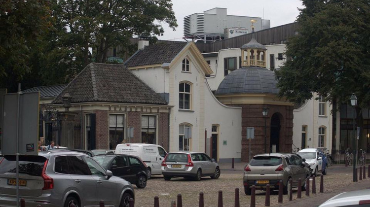 Klimaatkast op Zutphens stadhuis wordt voor twee ton verplaatst