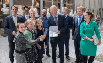 Deze scholieren pleiten bij Kamerleden voor autoloze zondagen