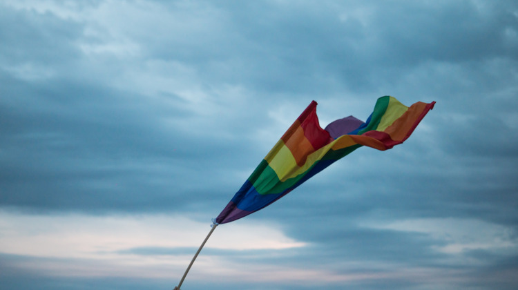Waarom Gelderland alleen de regenboogvlag hijsen niet genoeg vindt