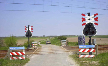 Verdwijnen de onbeveiligde spoorwegovergangen in Lochem?