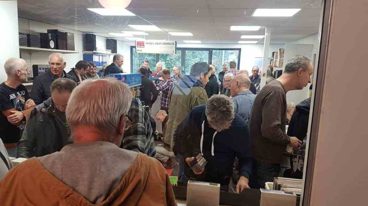 Lochemse cassettebandjes-fabriek nu al populair