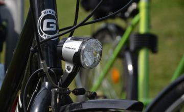 Dienders maken via 'stickman Henk' duidelijk dat je fietsverlichting aan moet