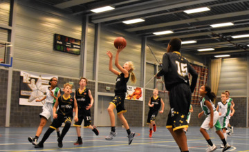 Basketballend Zutphen maakt gehakt van Rotterdammers