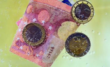 Steeds minder pinautomaten in de regio