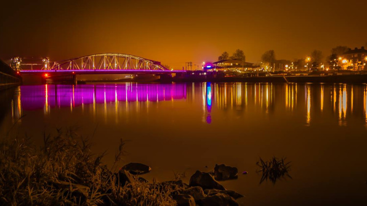 Zutphenaren vinden verlichting Oude IJsselbrug 'echte kunst'