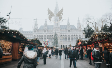 Kerstgek? Dan moet je naar de buren toe