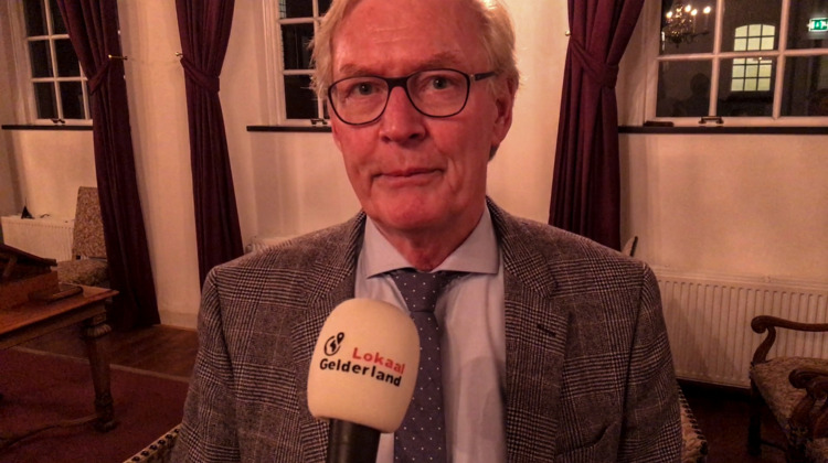 Filmpje: Wethouder legt uit hoe Zutphen facturen 'netjes op tijd' wil gaan betalen