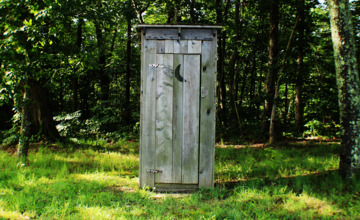 Geen toilet in de buurt? Dit kan je beter niet doen...