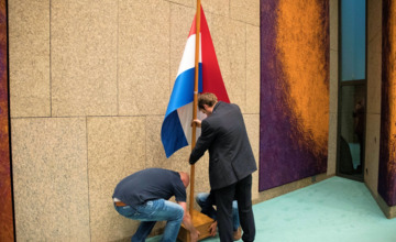 Komt er ook een vlag in de raadszaal van jouw gemeente?