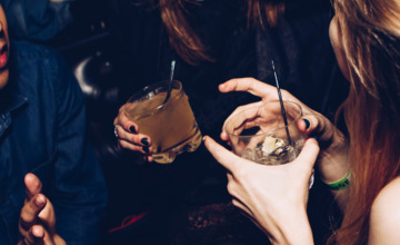 'Niet achterover leunen bij tegengaan alcoholvergiftigingen en - ongevallen'
