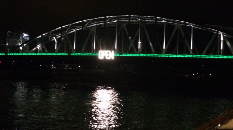 Het duurde even, maar nu is de Zutphense brug helemaal af