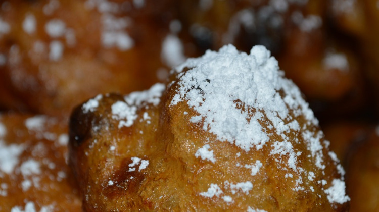 Een frikandeloliebol, het bestaat