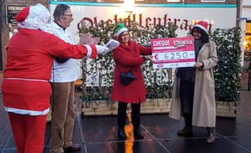 Waarom er tweehonderd kerstmannen door Lochem renden dit weekend