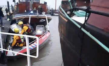 Vijf roeiers in nood op de IJssel