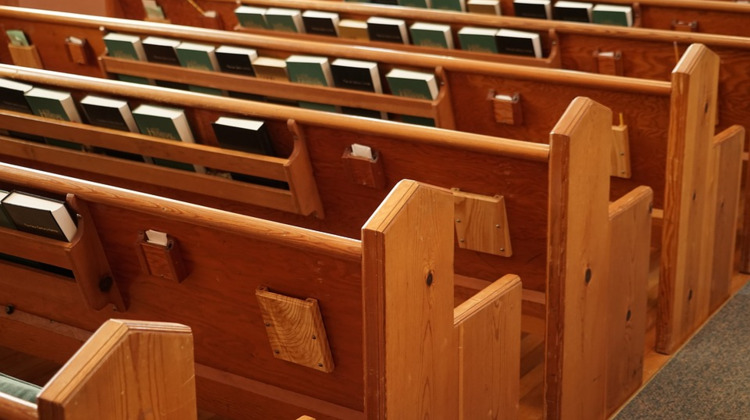Een kerkbank voor in de woonkamer? Het kan in Zutphen