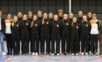Nationaal korfbalteam U17 on tour bij KVZ