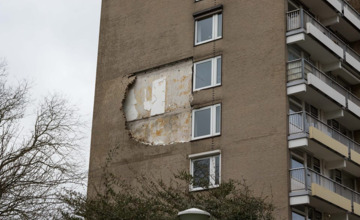 Nog een flatgebouw in Zutphen slachtoffer van de storm