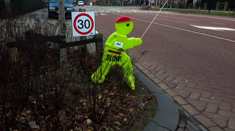 Waarom deze poppen de Van der Capellenlaan veiliger moeten maken