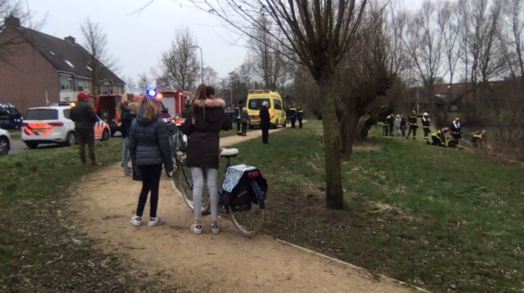 Kind zakt door het ijs in Zutphen