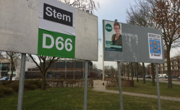 Foei! D66-rebellen plakken te grote posters op in Zutphen
