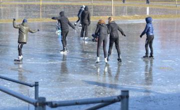 IJspret in Zutphen! Na ruim een jaar is de ijsbaan weer open