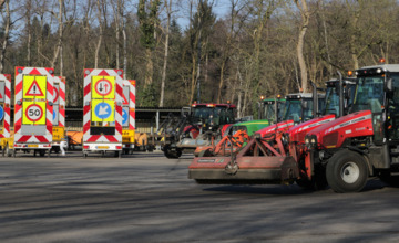 Verkeersbord hebben? De provincie gooit tientallen spullen in de verkoop