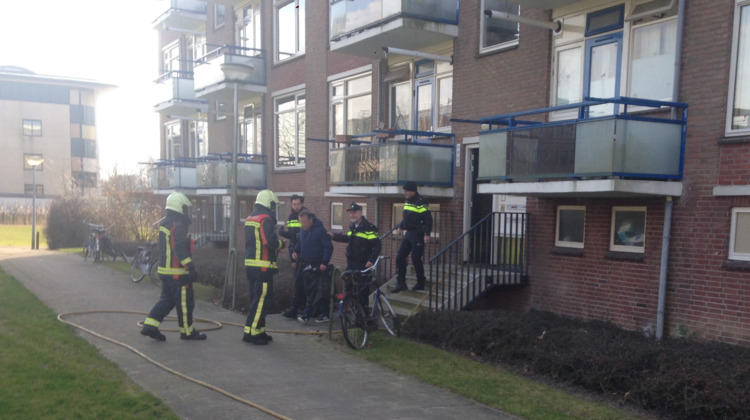 Politie pakt man op na melding van brand in Zutphense flat