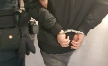 Enkelbandknipper opgepakt in Zutphen, teruggebracht naar de cel