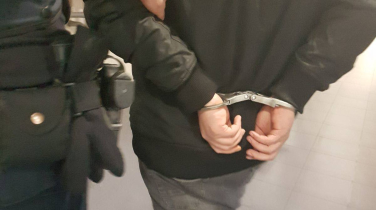 Enkelbandknipper opgepakt in Zutphen, teruggebracht naar de cel