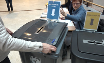 Er is een stembiljet verdwenen bij de niet afgesloten stembussen