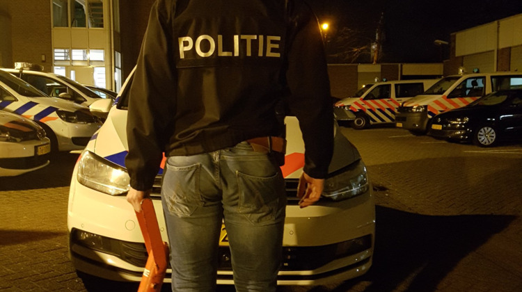 Politie doet inval in drugspand Paulus Potterstraat