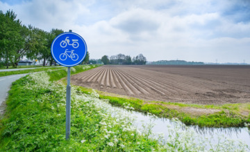 Straf voor Zutphenaar die naakt langs fietspad lag
