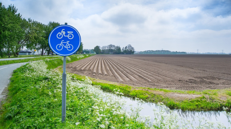 Straf voor Zutphenaar die naakt langs fietspad lag