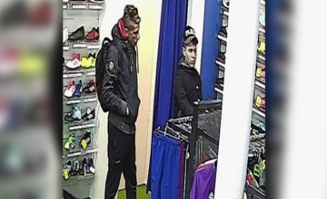 Houx zet winkeldieven op Facebook: 'Wie herkent ze?'