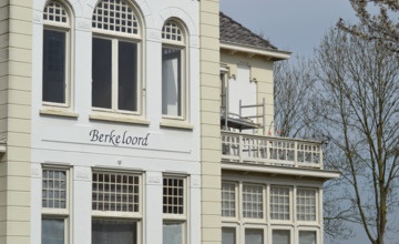 Er wordt weer gewerkt in het omstreden 'witte huis'