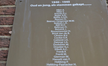 Nabestaanden omstreden oorlogsslachtoffers emotioneel over verwijderen namen