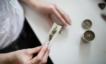 Lochemse politie vindt drugs in twee woningen