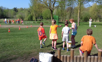 Sporten in de warmte: de scholen houden de Koningspelen